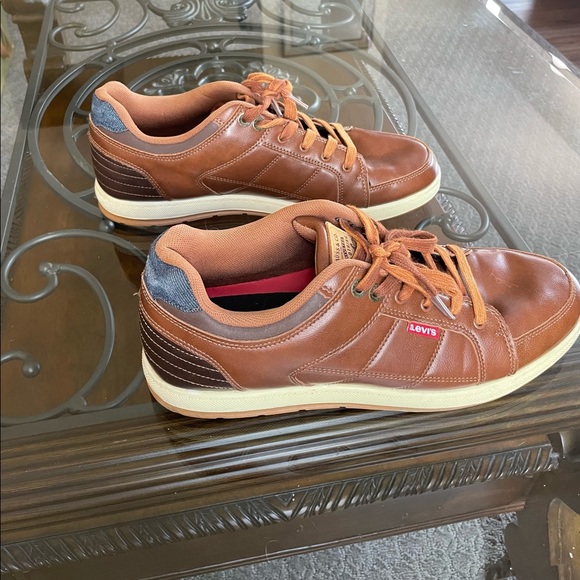 Levi Sneakers - Picture 3 of 6